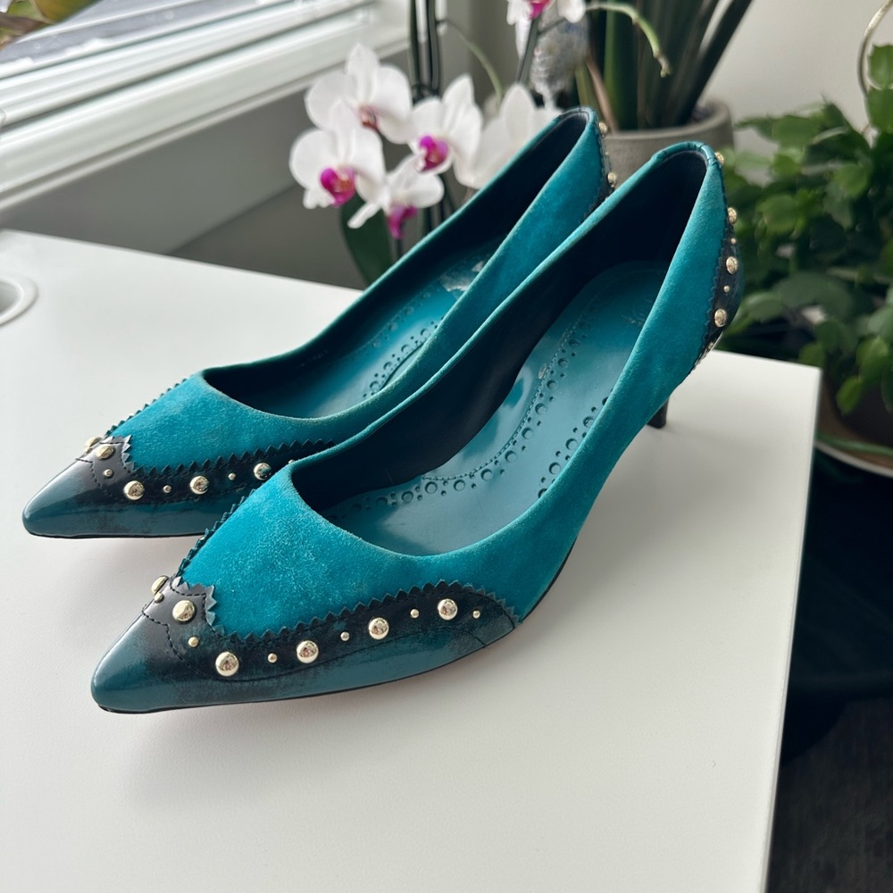 Vintage Tory Burch Noelle Studded Suede Kitten Heels – Electric Eel / Teal